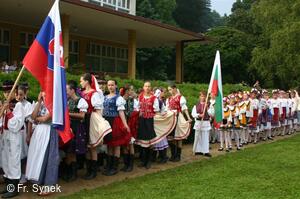 Mezinárodní folklorní festival Písní a tancem