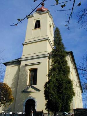 Farní kostel sv. Petra a Pavla